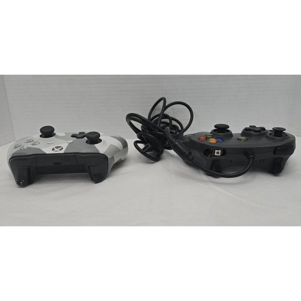Lot Of 2 Microsoft Xbox Controllers Wireless Winter Forces / Joytech Neo Wired
